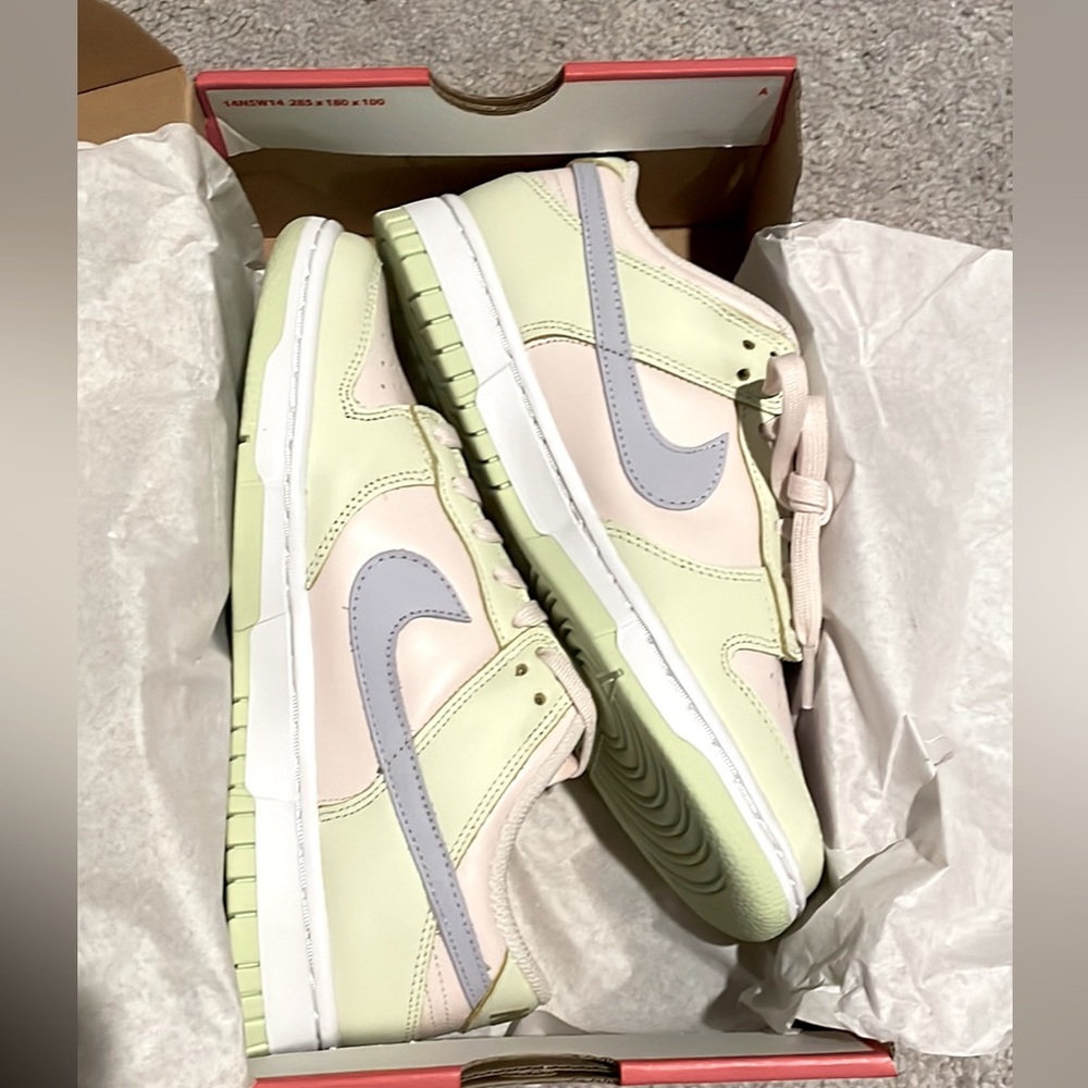 Womens Nike Dunk Low. New in box size 7